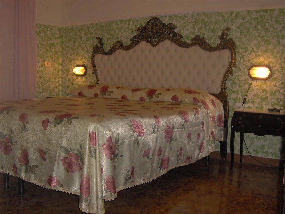 Bed & Breakfast Santa Fara バーリ エクステリア 写真
